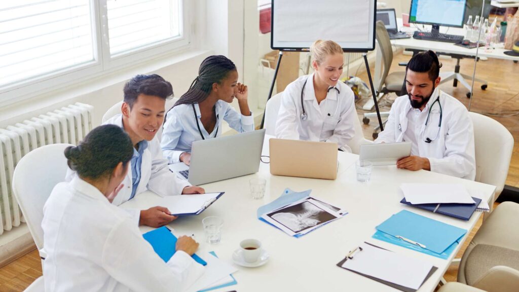 Medical Staffs talking in vivitrol clinic