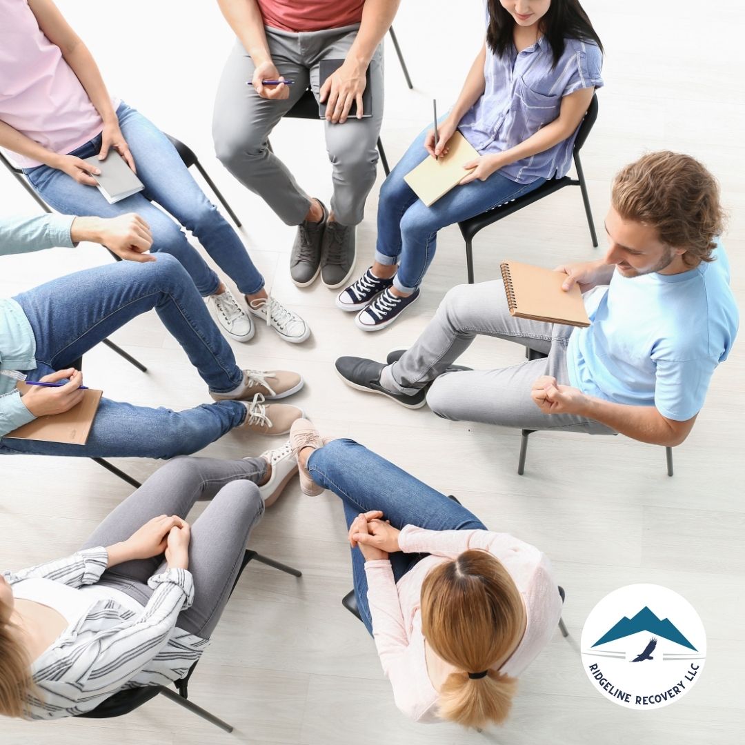 A group therapy session at one of the top dual diagnosis treatment centers in Ohio, where individuals receive support for addiction and mental health recovery.